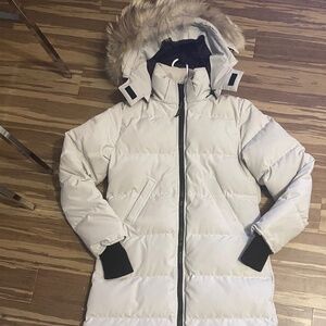 Canada Goose SZ L - Mystique Silver Full lenghth coat